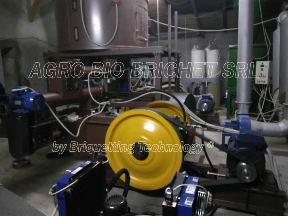 Briquetting line for straw