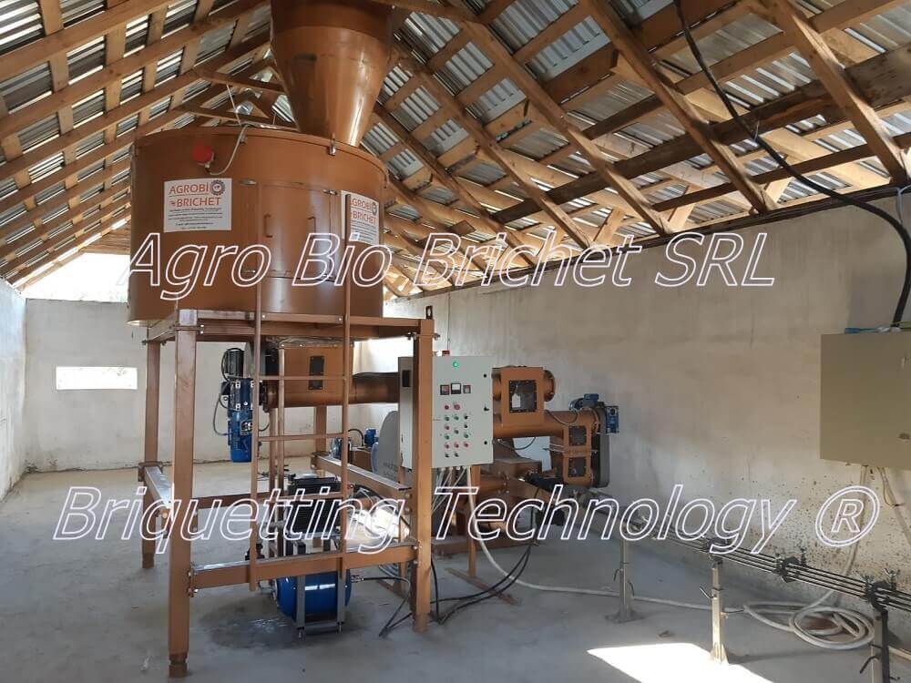 Briquetting line for producing 600 kg/hour straw briquettes in Cerghizel