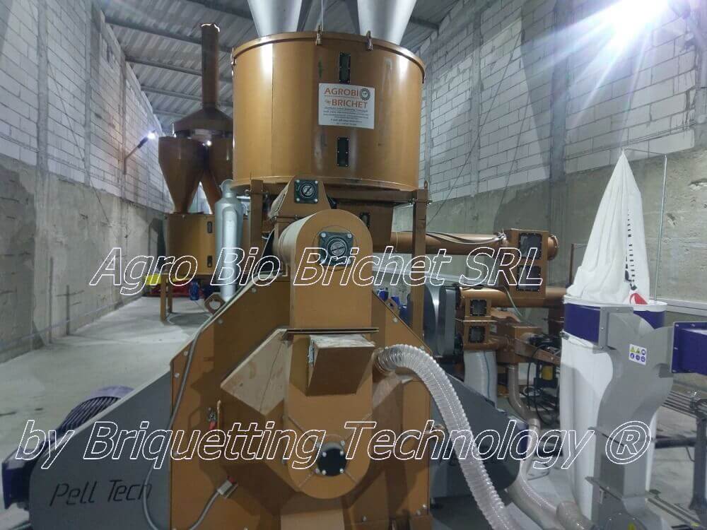 Straw briquettes factory in Adunatii-Copaceni