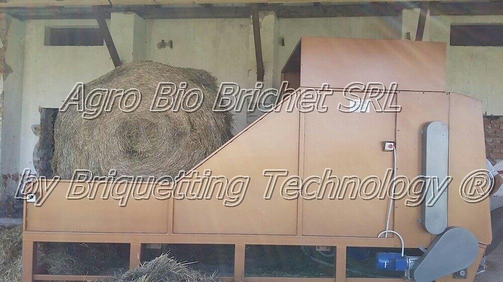 Bale cutter for straw in Lovrin