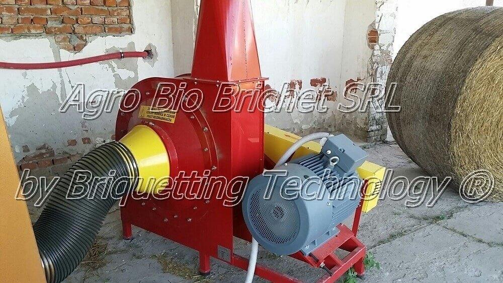 Hammer mill for straw in Lovrin