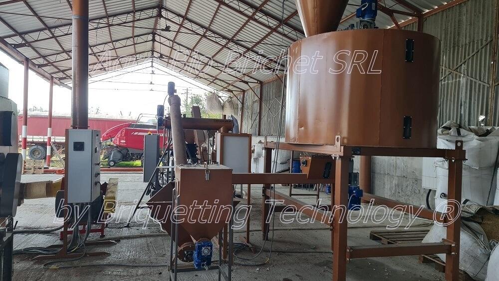 Pelletizing line for straw and alfalfa in Arpașu de Jos