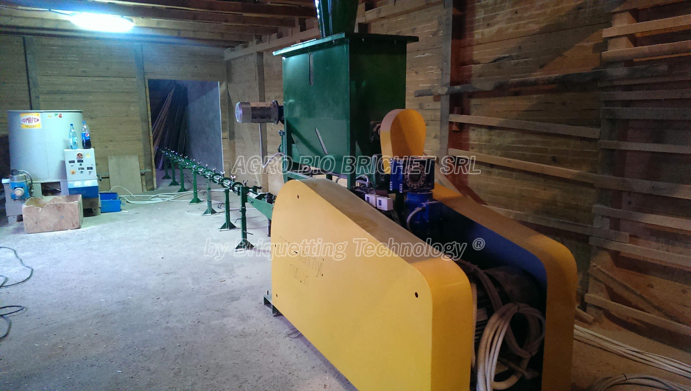 Briquetting system for sawdust